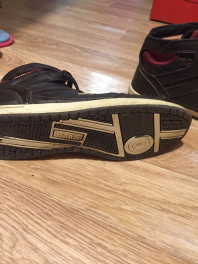 Кроссовки в отличном состоянии 37 размер