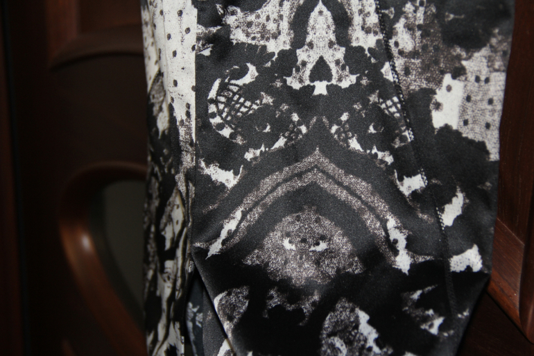 Платья Just Cavalli , Gucci , Dolce & Gabbana.