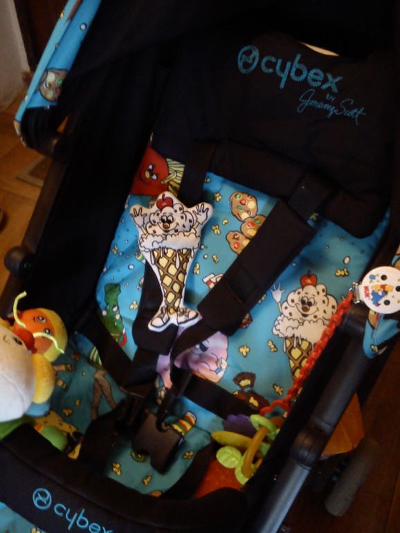 Про нашу колясочку-трость CYBEX ONYX Jeremi Scott multicolour