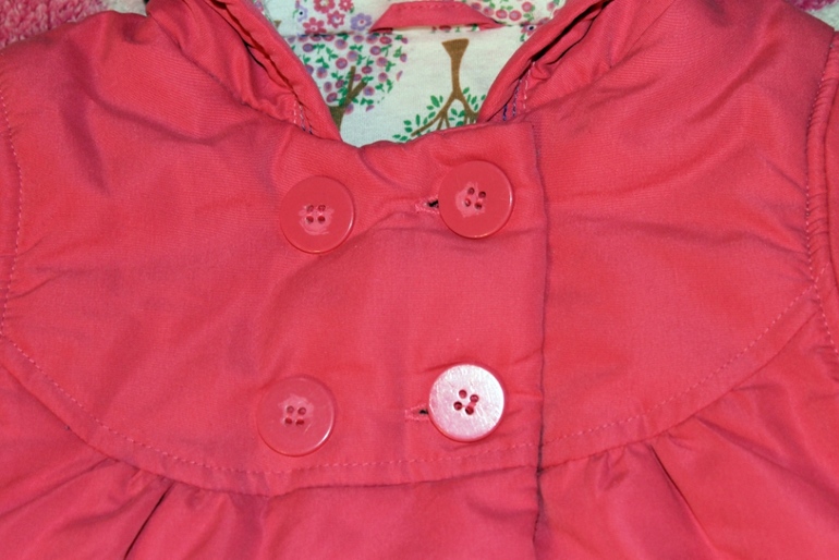 Продам осенние курточки б/у для девочки 2-3 лет