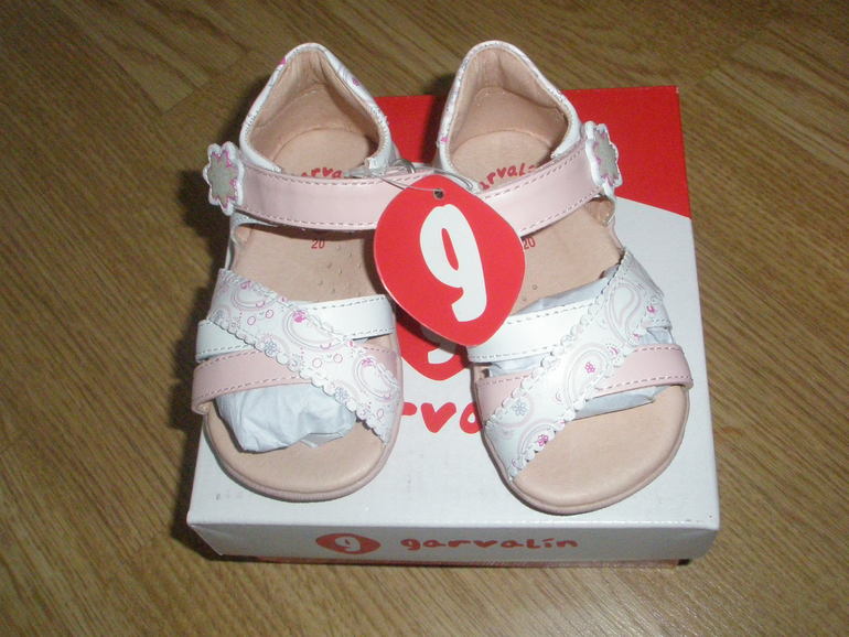 Продам новые босоножки для девочки. р.20-21. Agatha Ruiz de la Prada, Garvalín