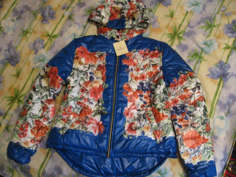 Хвастики и живые фото Moncler (Leggi)