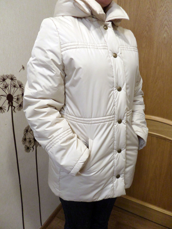 Женская куртка 46 р-р. Цена: 1,000р.