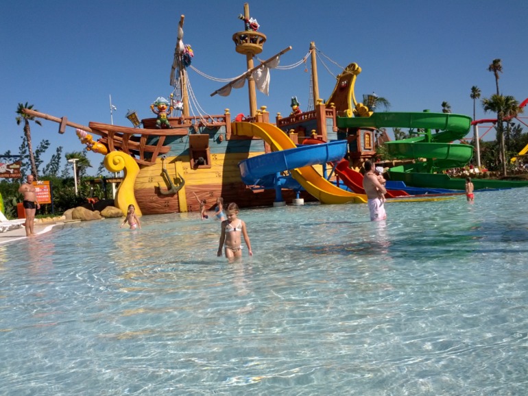 Отель и парк Port Aventura, а также новый аквапарк Costa Caribe Aquatic Park