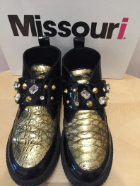 MISSURI  на девочку.