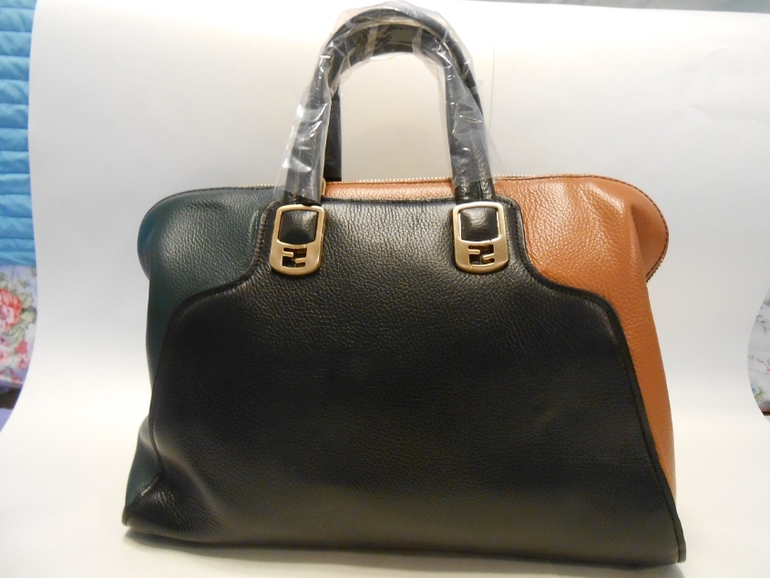 Новые кожаные сумки от Bvlgary, Givenchy, D&G,Yves Saint Laurent