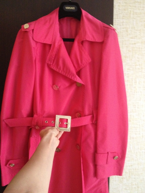 Плащ Versace,первая линия. 25000 р.  8-928-274-08-65