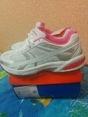 Кроссовки новые 35-36 р.Антилопа