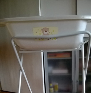 Ванночка на подставке Mothercare