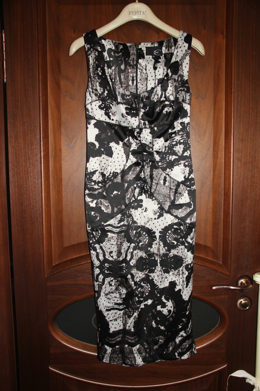 Платья Just Cavalli , Gucci , Dolce & Gabbana.