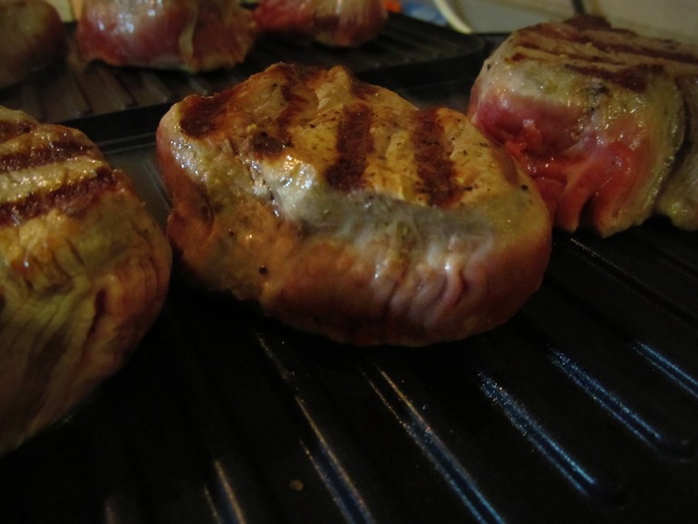 Стейк, винное масло и мои размышления