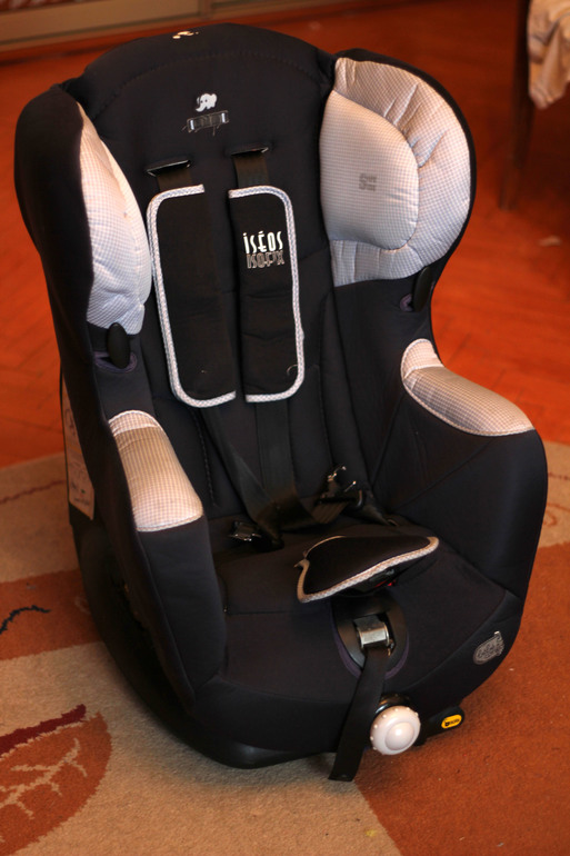 Продам автокресло BEBE CONFORT Iseos Isofix (9-18кг)