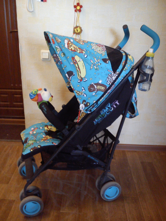 Про нашу колясочку-трость CYBEX ONYX Jeremi Scott multicolour