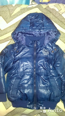 продам детскую куртку весна-осень