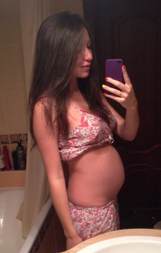 Беременность 30 недель отзывы. Живот на 30 неделе беременности. Животик на 30 неделе беременности. Живот на 31 неделе беременности. Маленький живот на 30 неделе.