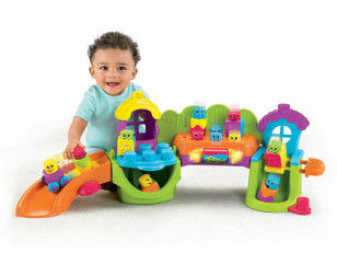 Fisher price городок + ведерко с кубиками-блоками