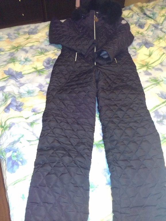 Хвастики и живые фото Moncler (Leggi)