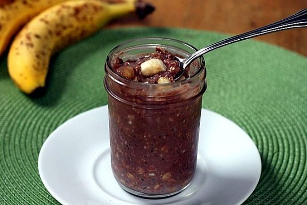САМАЯ ВКУСНАЯ ЛЕНИВАЯ ОВСЯНКА В БАНКЕ: здоровый быстрый завтрак, который не надо готовить.
