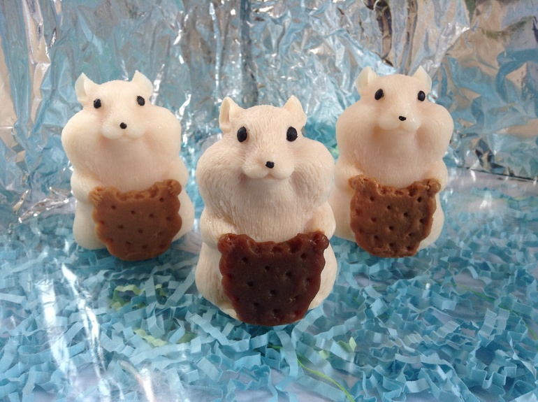 Хомячки.