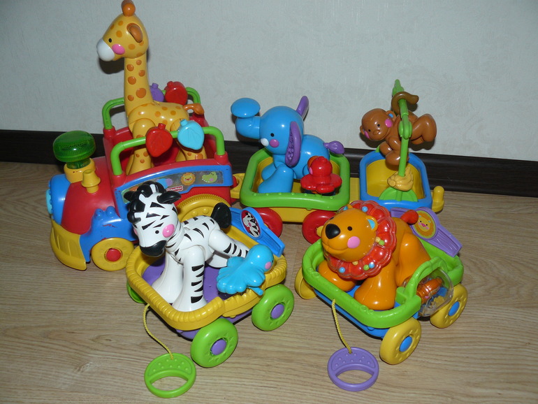 Fisher Price Паровозик Чух-Чух с дополнительными вагончиками