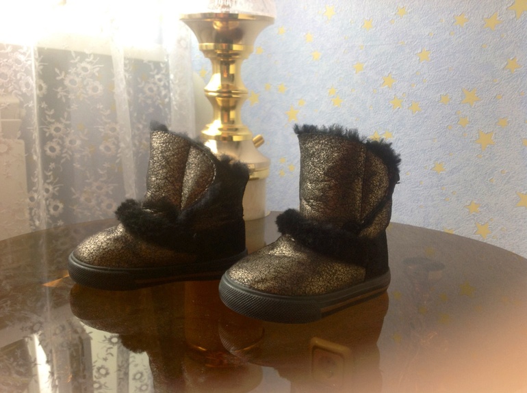Угги, 21 размер - 1500. Почта