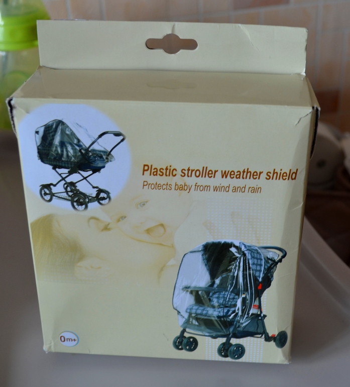 Аксессуары на Peg Perego Pliko Mini - дождевик и подстаканник.