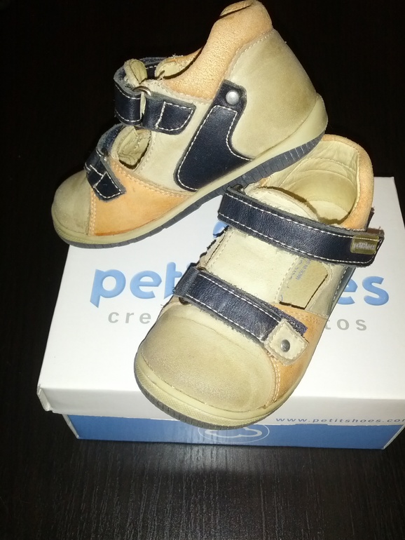 Продам ботинки Petit shoes, 20 размер + подарок, 999 руб.
