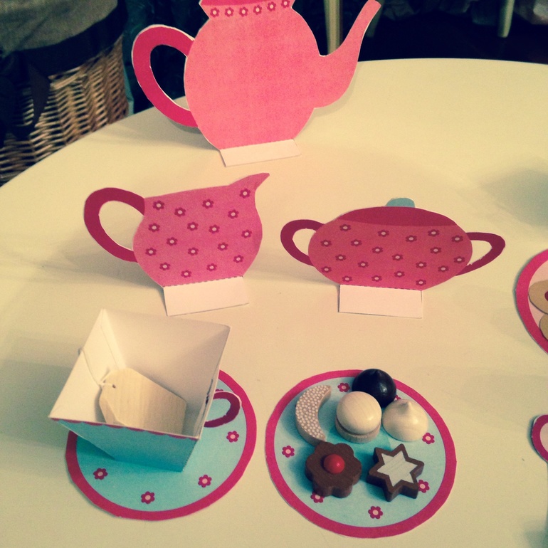Paper tea set