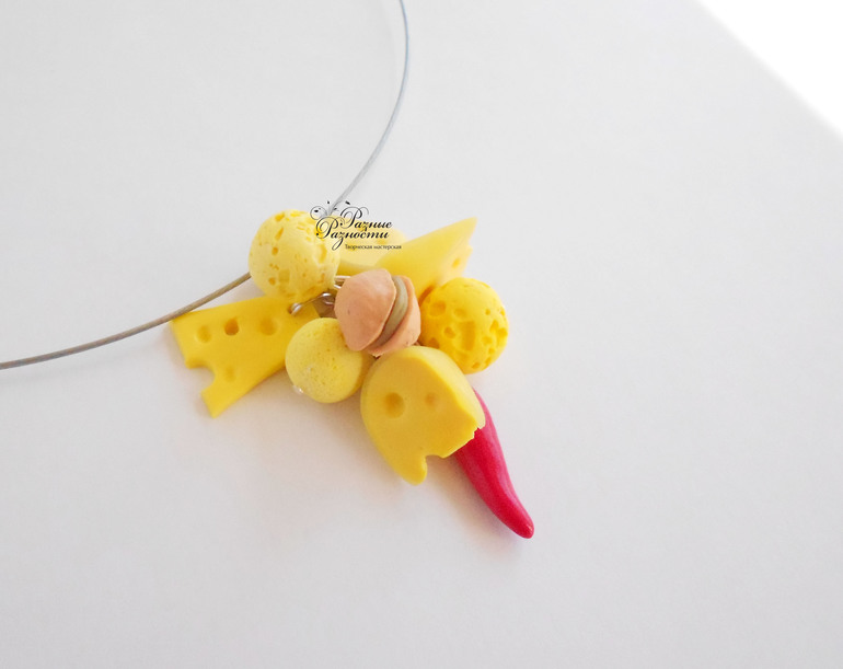 В наличии. Украшения.