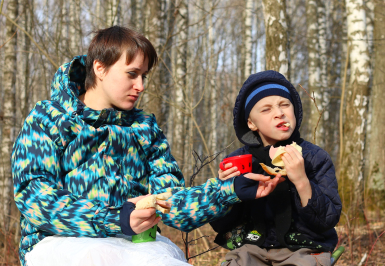 Первая весенняя прогулка в лесу