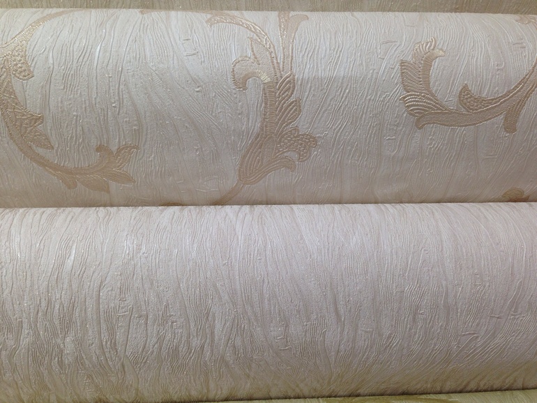 Вот такие обои выбрали в квартиру