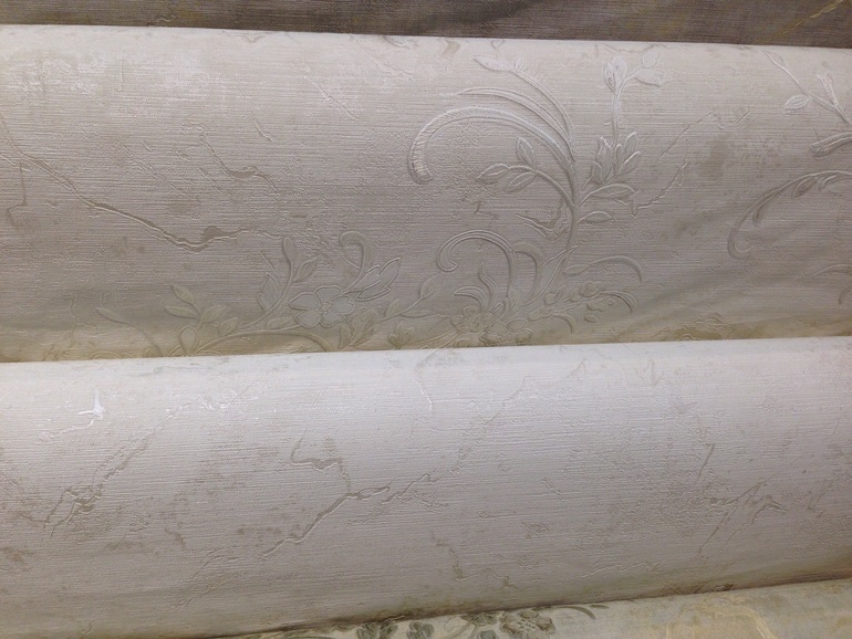 Вот такие обои выбрали в квартиру