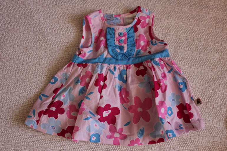 Для самый маленьких малышек с рождения до года Carters, Zara, H&M и т.д.