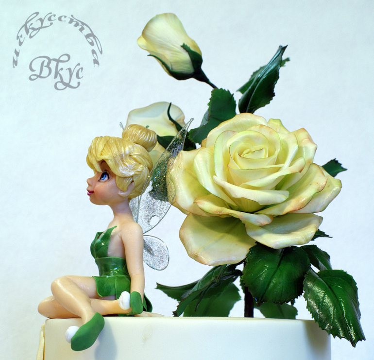 Торт с феечкой по мотивам детского платьица)))