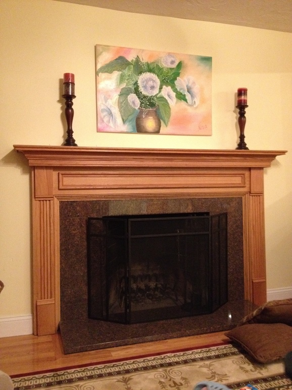 Цветы над камином