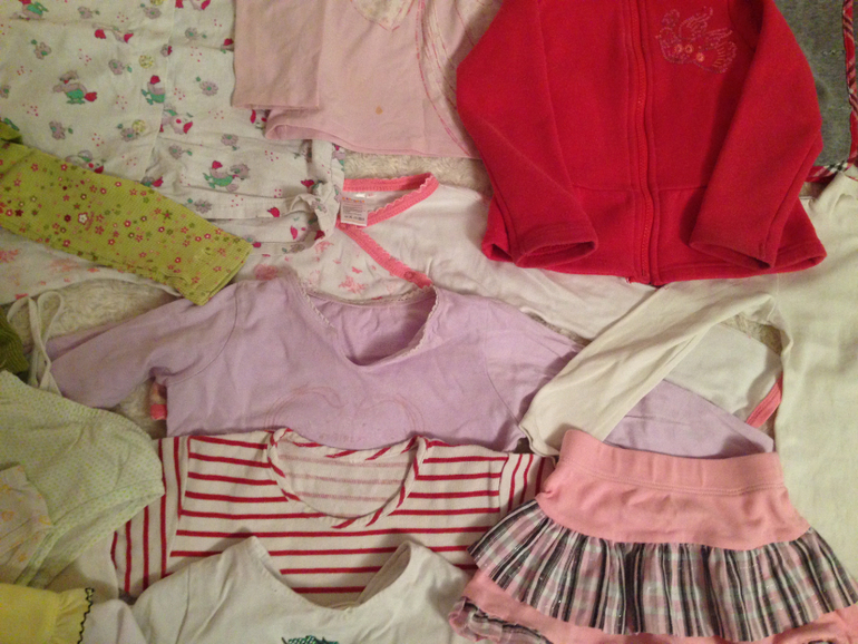 Отдам вещи для девочки от 80см до семи лет