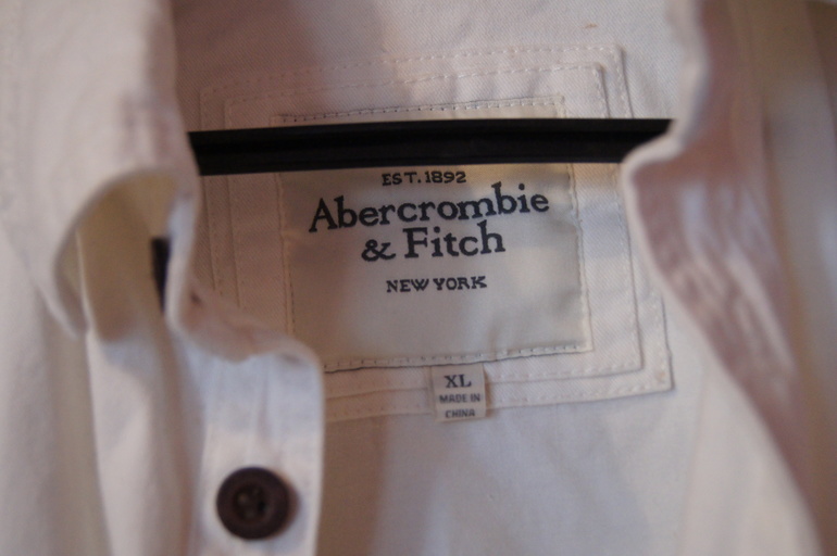 Рубашка новая, хлопок, ткань плотная. Размер 46-48. Цена 800 р., размер не подошел.