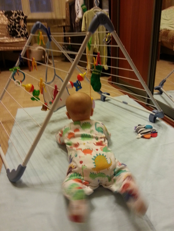 А вот и наш развивающий коврик