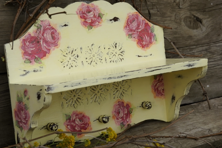 Чайный домик и полка в стиле шебби