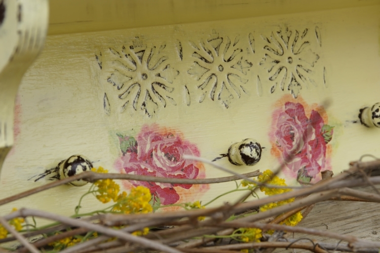 Чайный домик и полка в стиле шебби