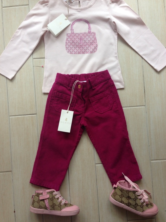 Gucci!!! Брючки вельветовые 12 мес 2900, футболочка с сумочкой 12 мес 2400