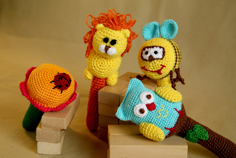 Связались погремушки