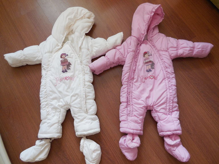 Комбинезоны и др. одежда для девочек-двойняшек до года
