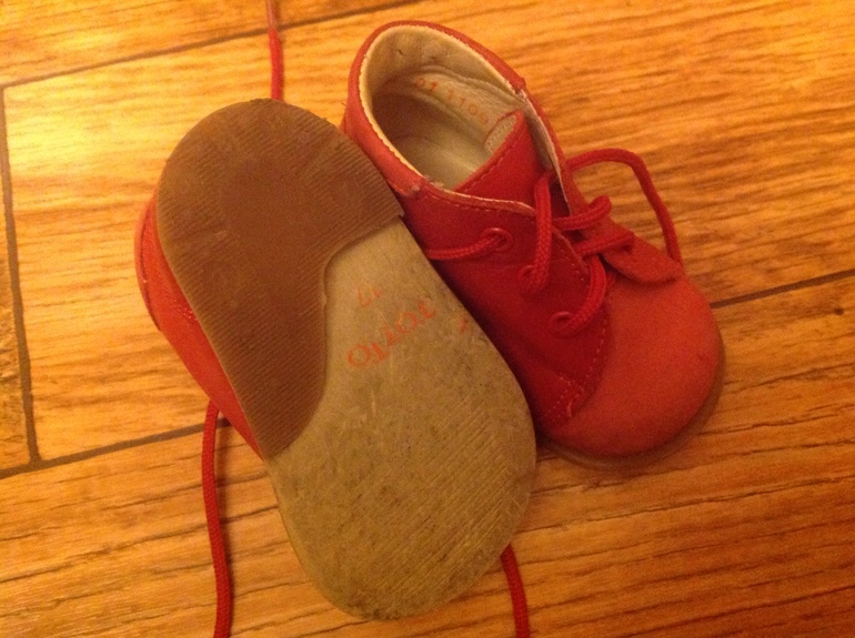Ботиночки Тото на первый шаг.