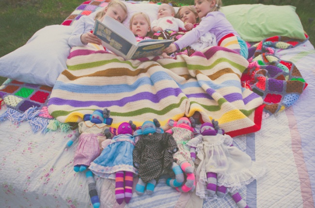 Счастливый ребенок в счастливой семье