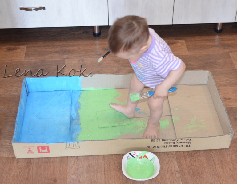 а у нас новая игрушка - трасса для шариков)))