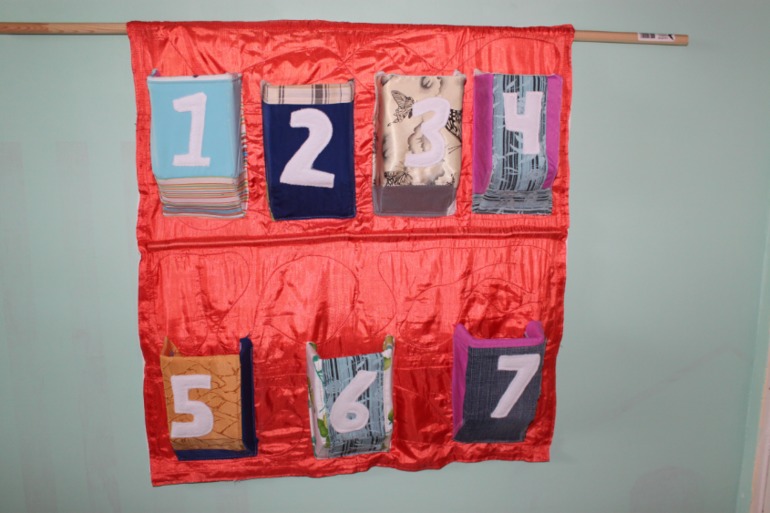 К Новому Году Готов! Подготовка в декабрьским заданиям для девочек 6 и 1,8 лет.