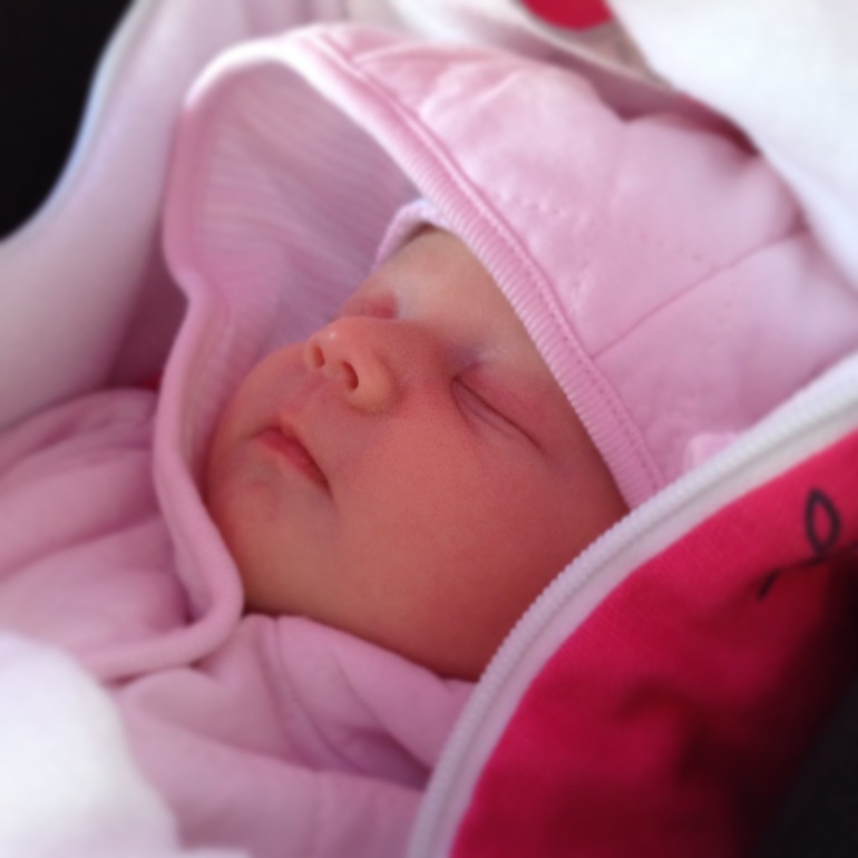 Наш первый юбилейчик!!!!!! Вареньке 1 месяц !!!!!!!!!!!!!!!!!!!!!!!!!!