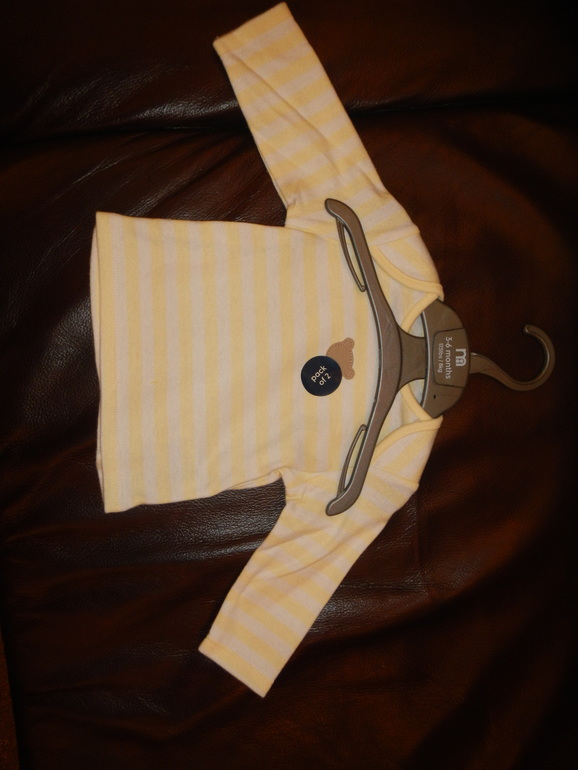 Весенний комбез, носочки с погремушками,пончо, костюм тройка и летний костюм