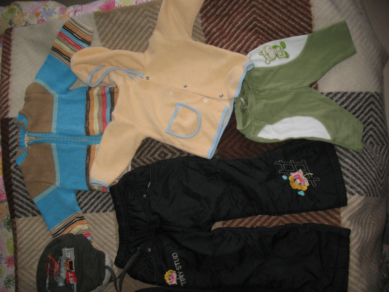 Отдам даром 3 пакета вещей б\у,передар,мы не пользовались.фото